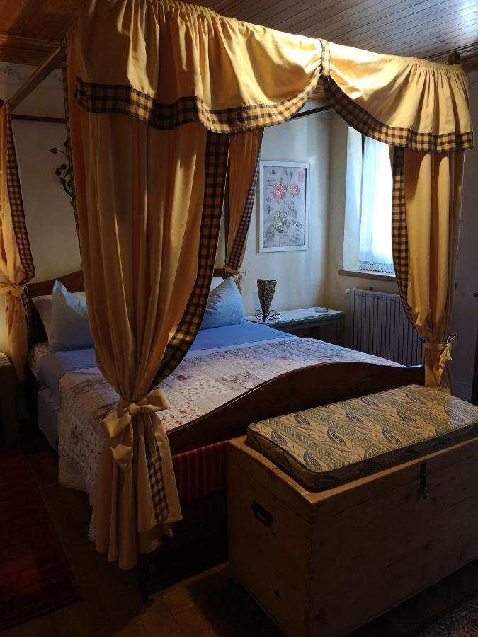 East Wind Bed & Breakfast Medea Ngoại thất bức ảnh