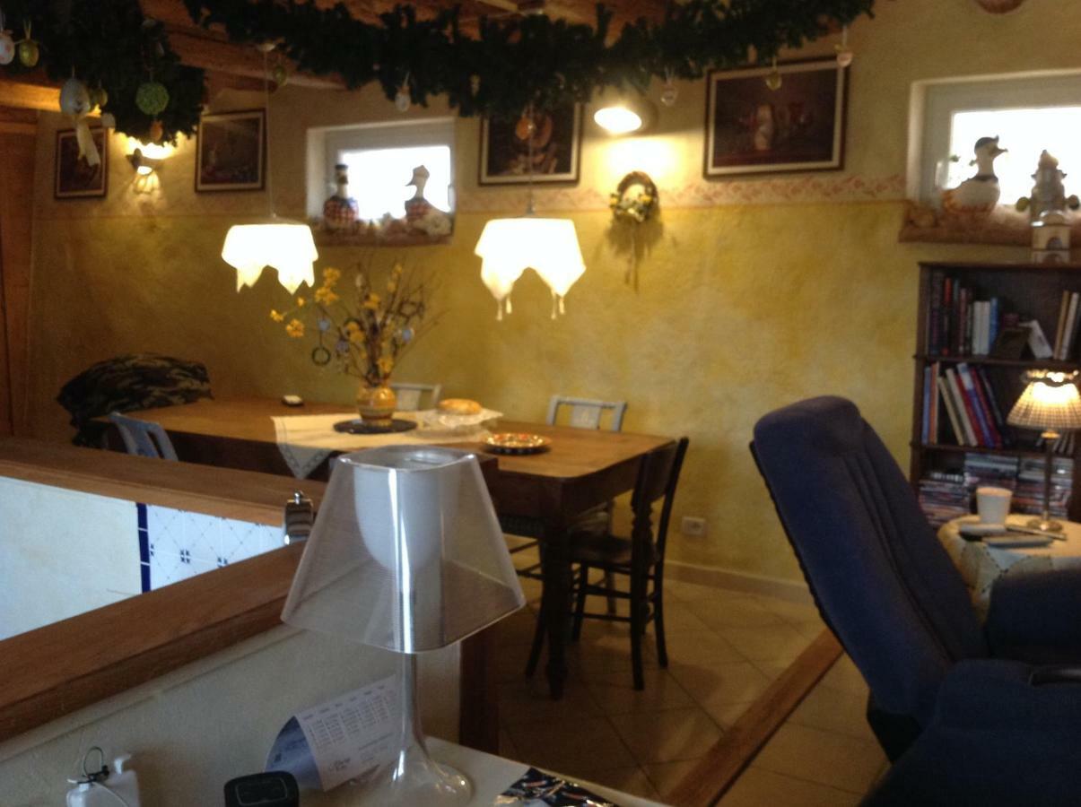 East Wind Bed & Breakfast Medea Ngoại thất bức ảnh