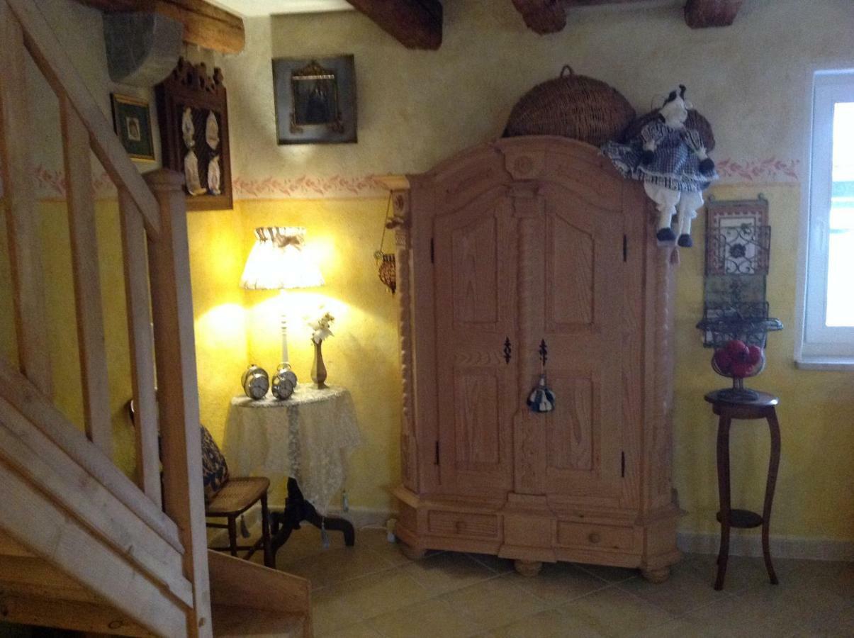 East Wind Bed & Breakfast Medea Ngoại thất bức ảnh